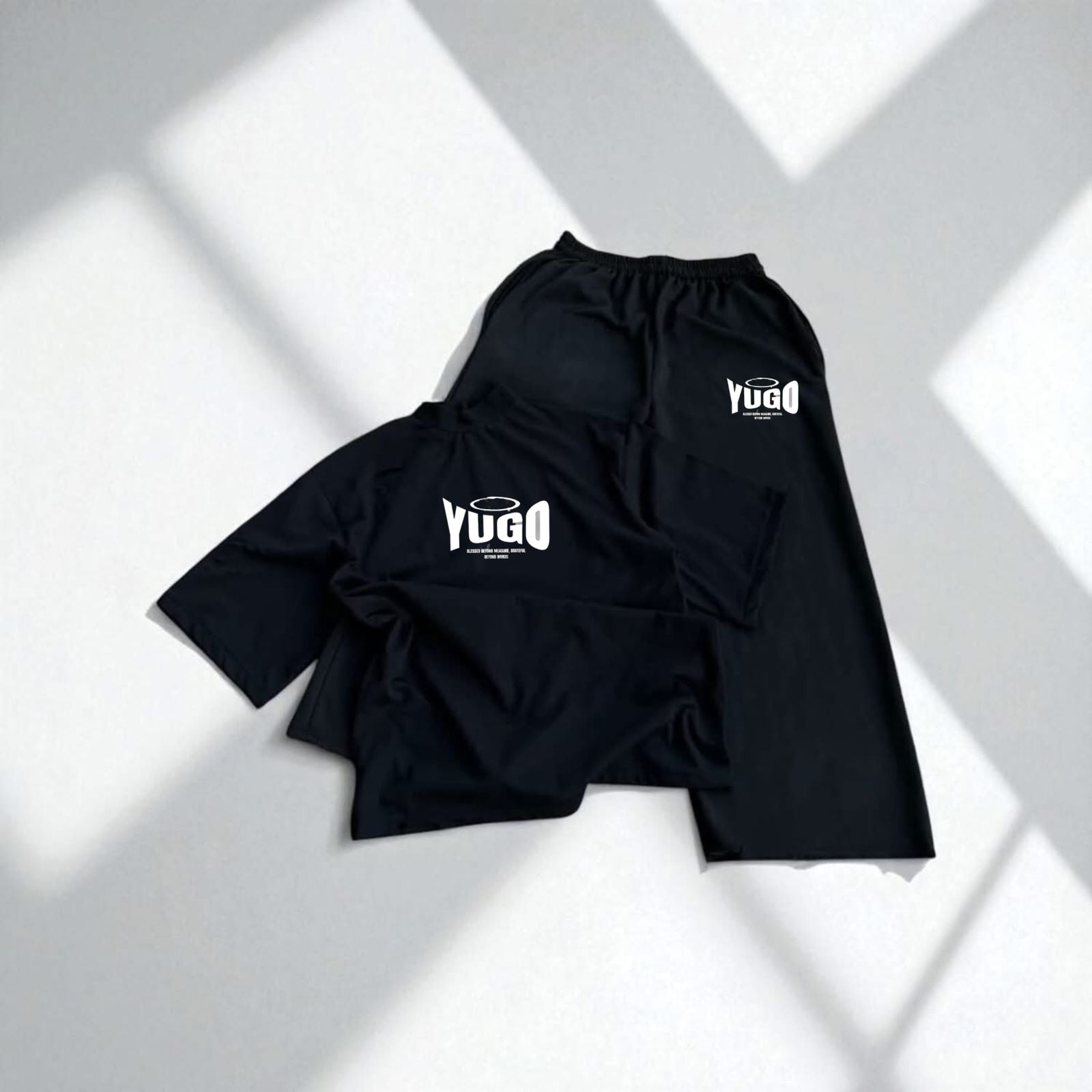 Cropped Tee x Baggy Pants